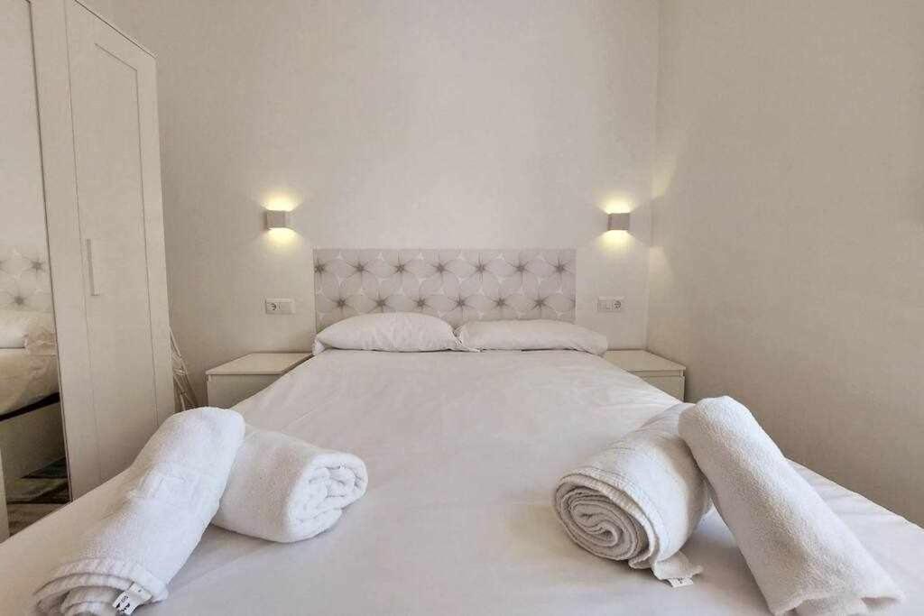 דירות מאלגה Bonito Apartamento En 2º Linea De Playa & Parking מראה חיצוני תמונה